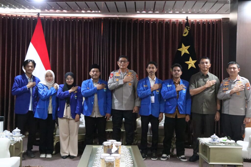 1b7fcdf7-ec2d-41a7-859d-669a2ecb12cf