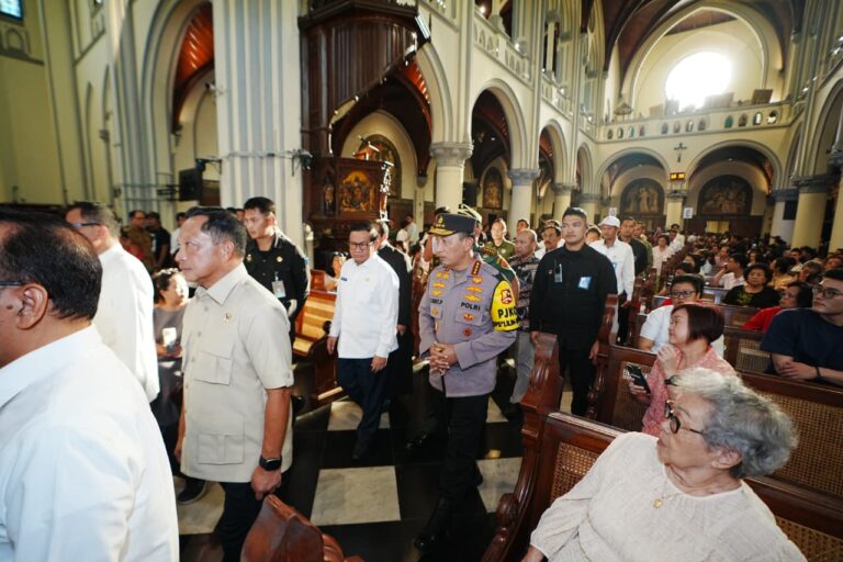 d4f90793-2b8a-4b3d-b493-46ad88137d9e